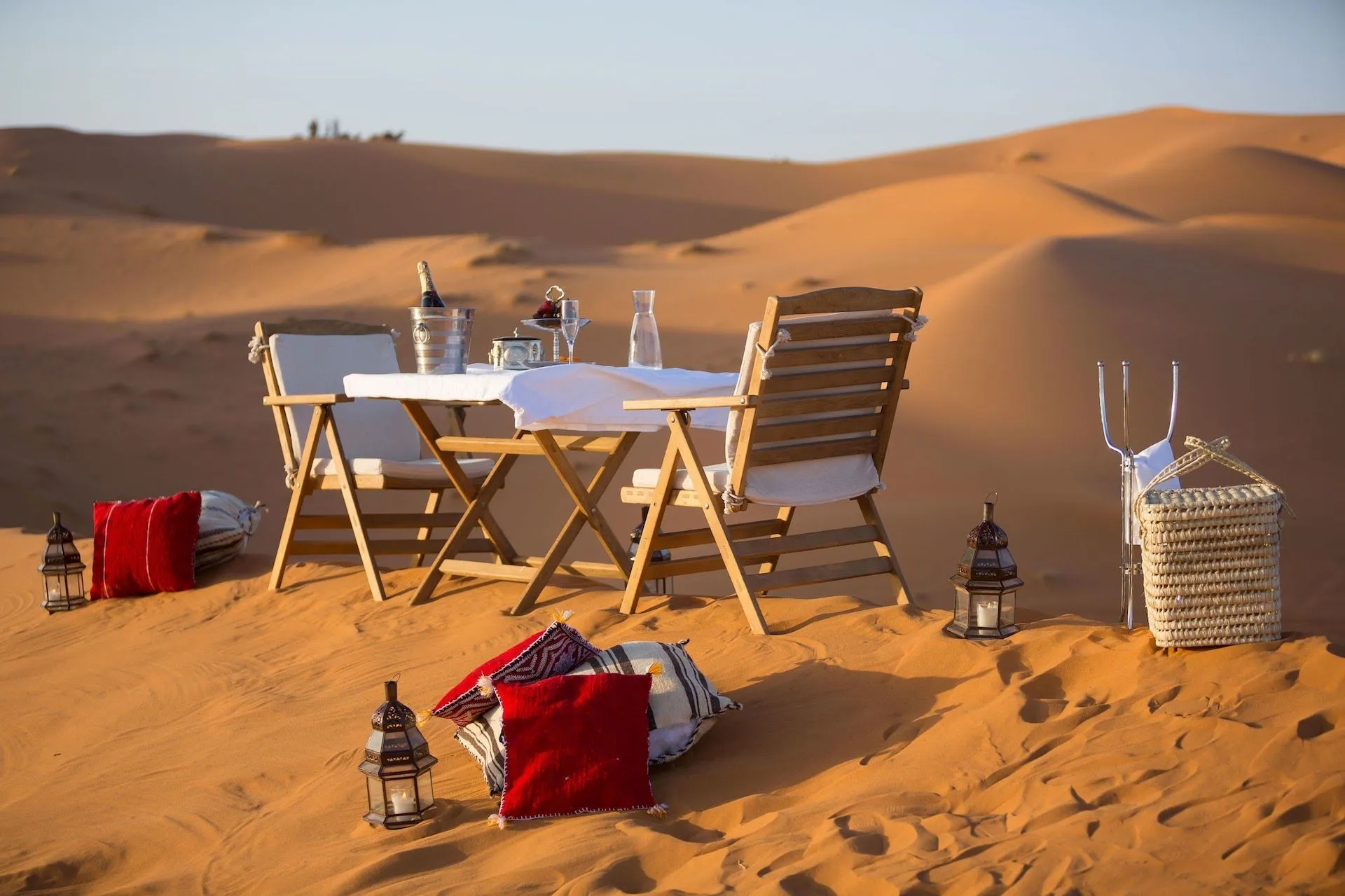 Repas au milieu des dunes